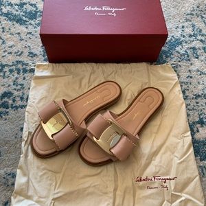 Salvador Ferragamo light pink sandals
